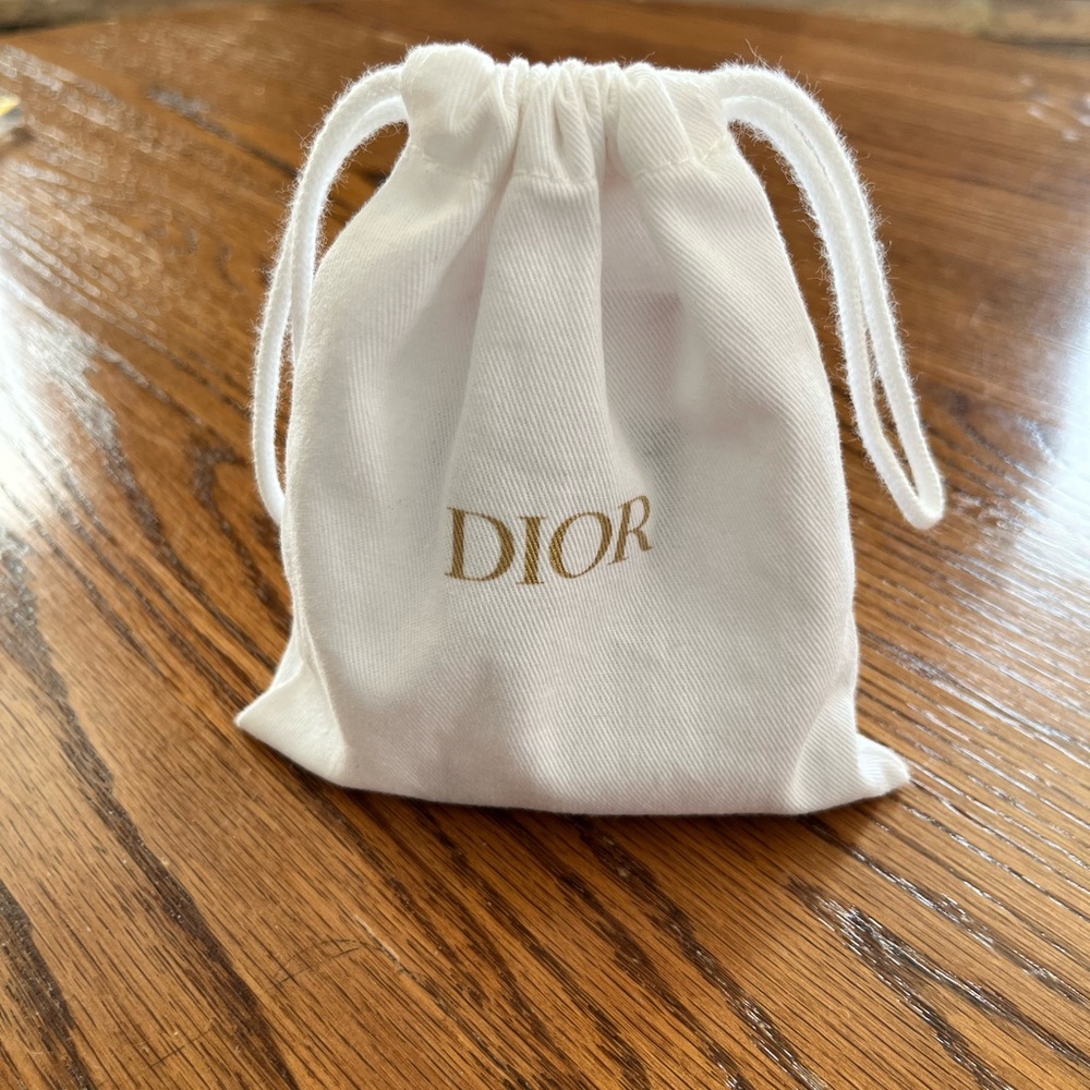 Christian Dior Drawstring Gift Bag with Rouge Dior Lipstick an Miss Dior Essence - Picture 7 of 7